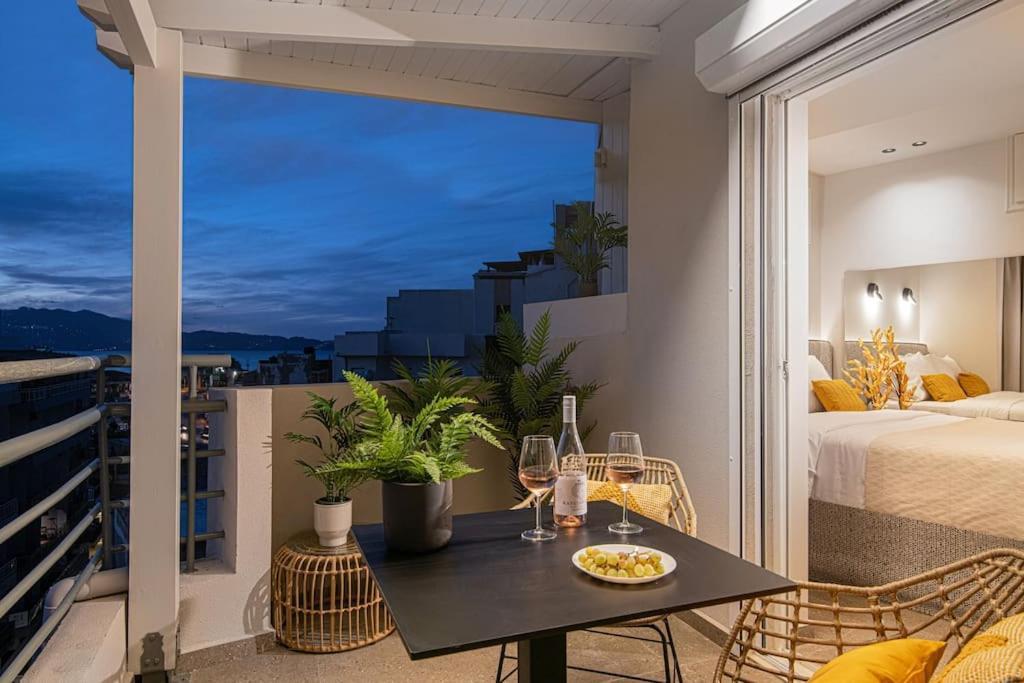 Apartment 1878 West *